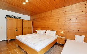Spacious Apartment With Sauna